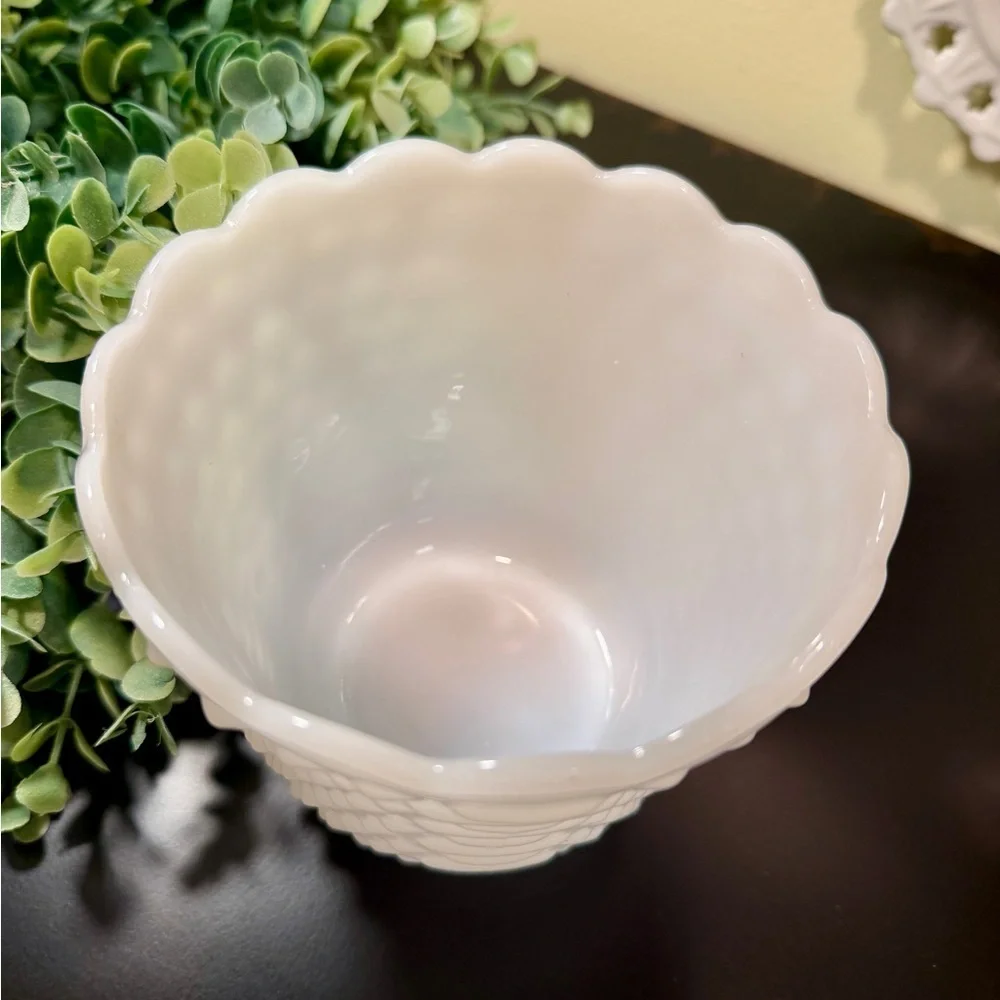 VINTAGE, FIRE KING, WHITE MILK GLASS, HOBNAIL & BARS PLANTER. 4 3/4”W X 4 3/8”H